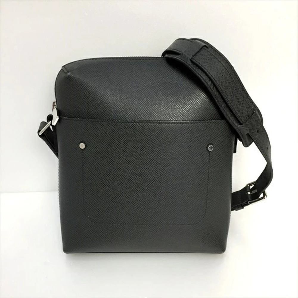 Louis Vuitton Taiga Pochette Grigori Shoulder Bag Ardoise